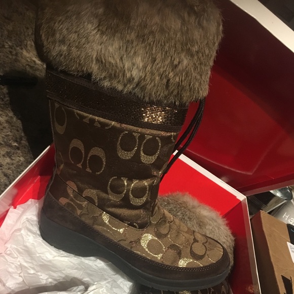 Coach boots with fur - Picture 1 of 1